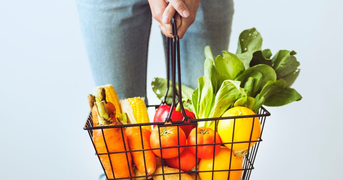 Продуктовая корзина украинца летом стоит 1785 гривен