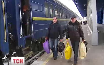 Из-за снежных заносов поезд опоздал в Киев на восемь часов