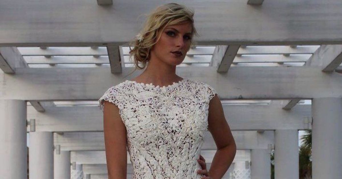 Це 13-й щорічний конкурс весільних суконь з туалетного паперу. / © Twitter/Cheap Chic Weddings