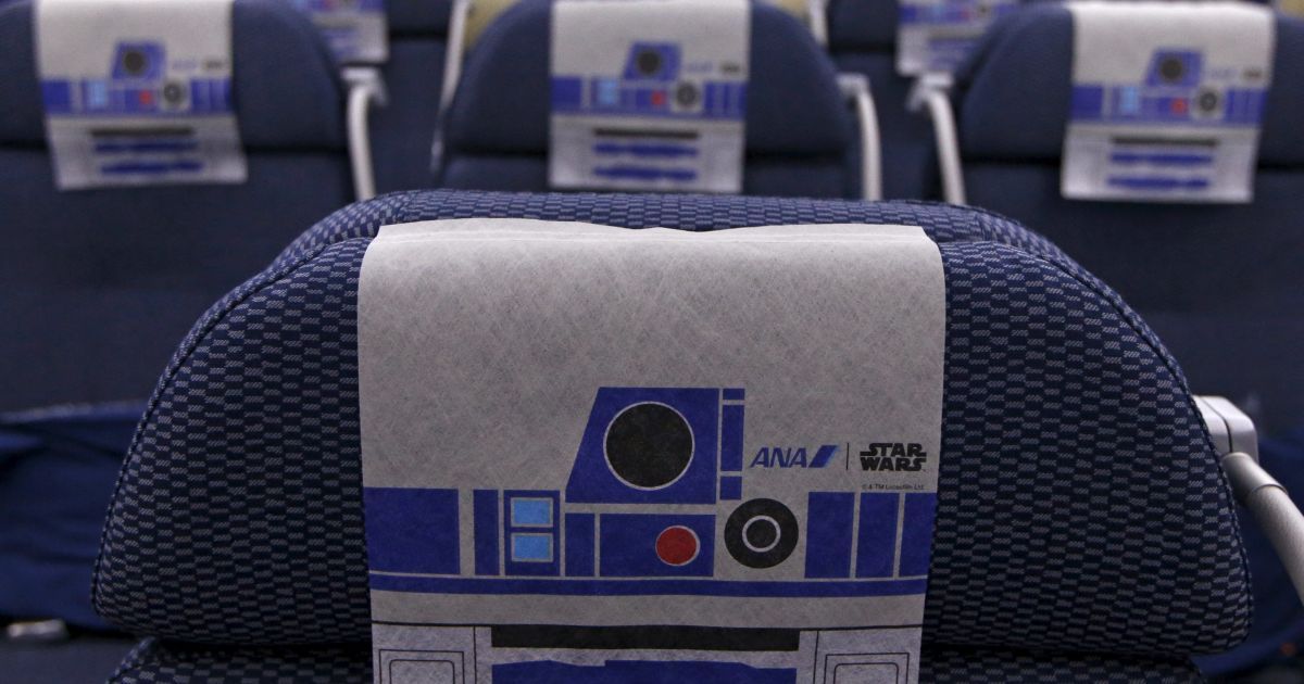 Фотографы показали, как выглядит салон самолета R2-D2 / © Reuters