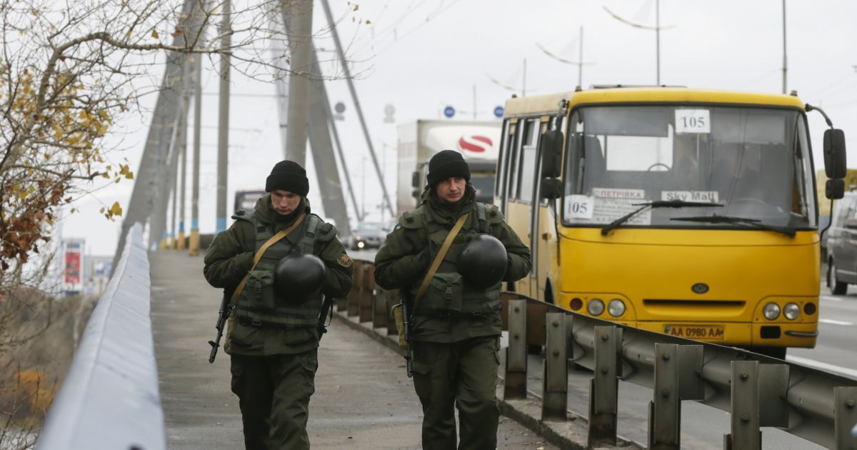 В Киеве усилили патрулирование улиц военными Нацгвардии. / © Reuters