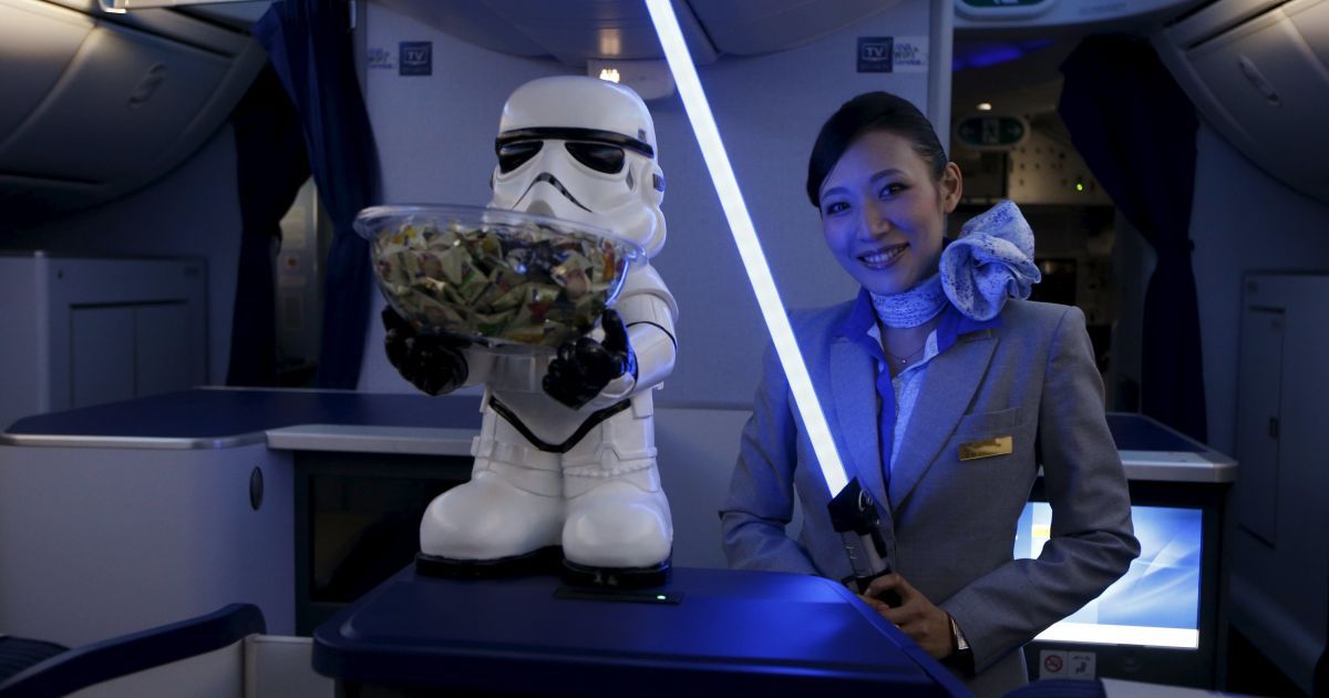 Фотографы показали, как выглядит салон самолета R2-D2 / © Reuters