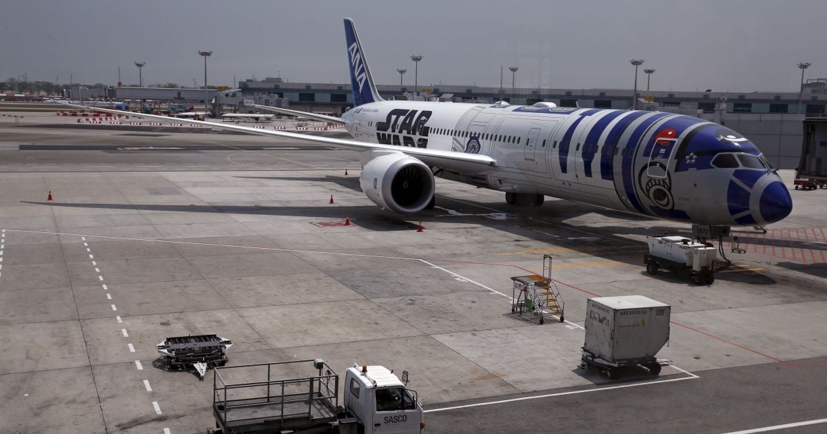 Фотографы показали, как выглядит салон самолета R2-D2 / © Reuters