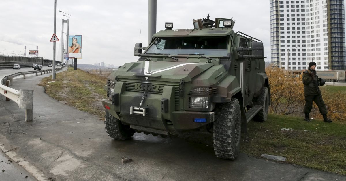 В Киеве усилили патрулирование улиц военными Нацгвардии. / © Reuters
