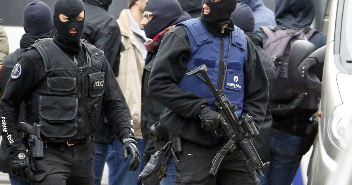 В Бельгии ищут террористов с бомбой