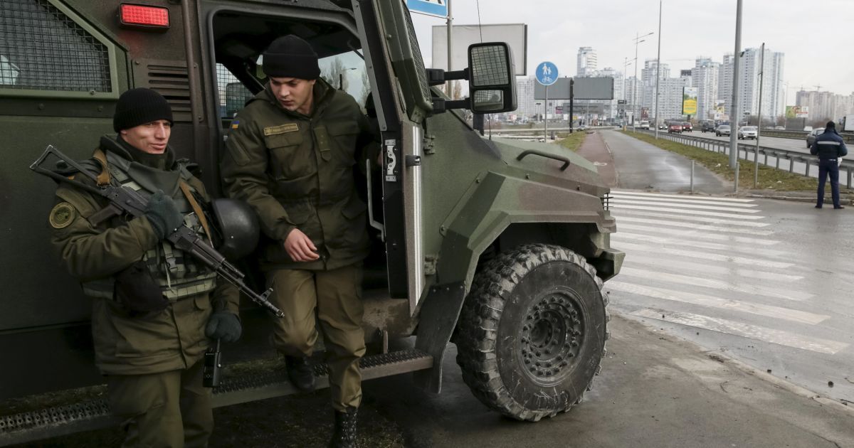 В Киеве усилили патрулирование улиц военными Нацгвардии. / © Reuters