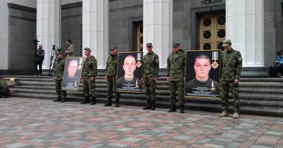 Военные почтили память погибших собратьев / © Национальная гвардия Украины