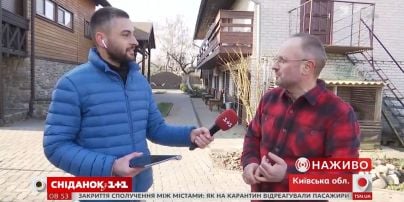"Сніданок" пообщался с хозяином, на крыше дома которого уже много лет живут аисты – прямое включени