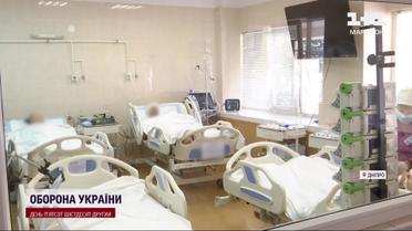 Обломки зданий и ракет врезались в тело – медики спасают пострадавших из Константиновки