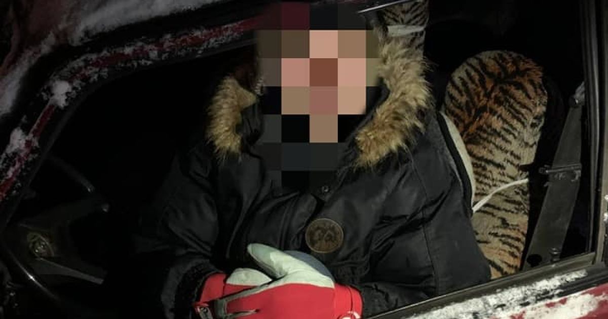 Толкали, потому что не заводилось: бездомные во Львове хотели украсть авто, чтобы прокатиться (фото)