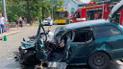 У Києві в результаті ДТП у понівеченому авто затиснуло водія: фото