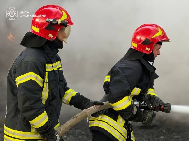 Росіяни атакували об’єкті критичної інфраструктури в Івано-Франківській області. / © УДСНС в Івано-Франківській області