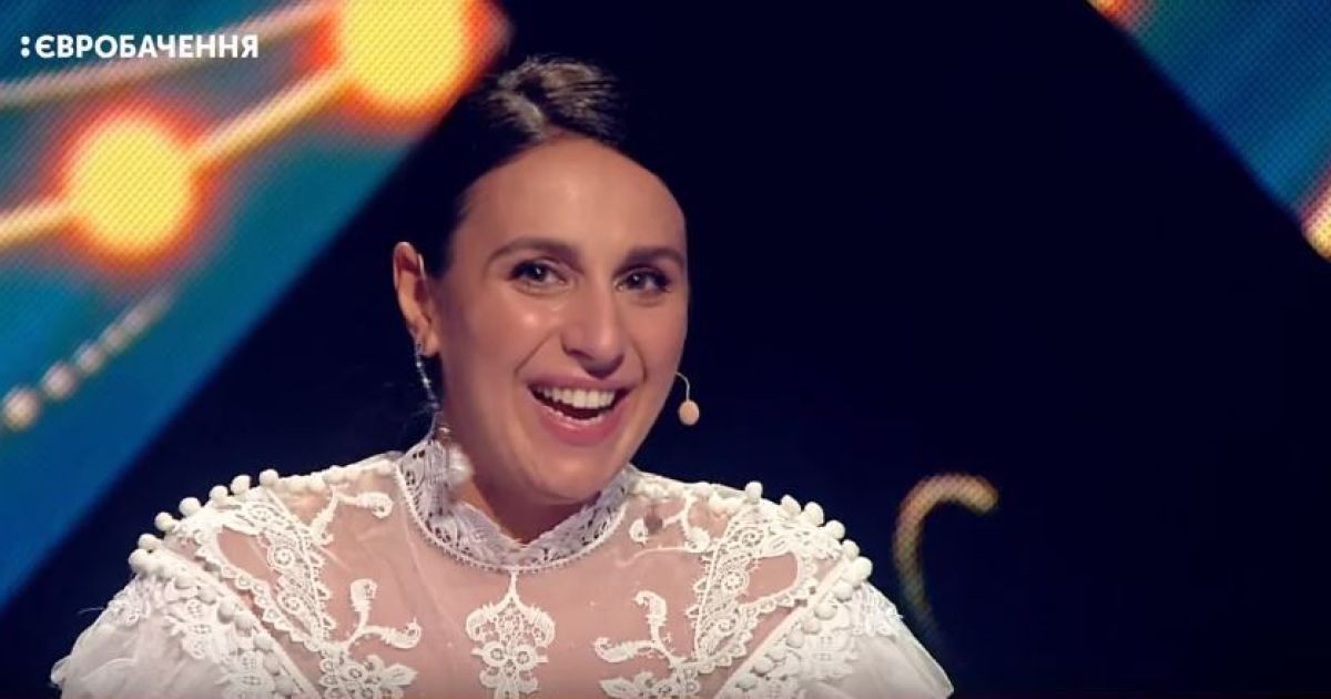 "Евровидение-2018": хрупкая Джамала подчеркнула беременный животик белоснежным платьем