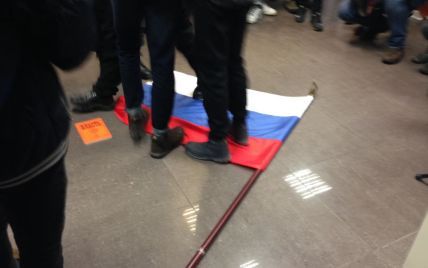 Представники С14 вдерлися до будівлі Росспівробітництва у Києві