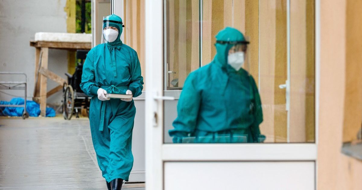 Завезти могут и из Турции или США: во Львове возросло количество инфицированных коронавирусом с подозрением на "Дельту"