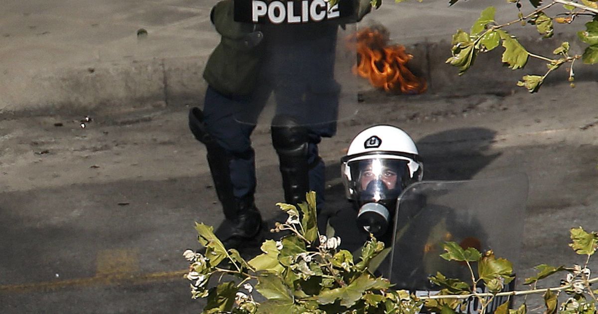 У силовиків кидали "коктейлі Молотова" / © Reuters