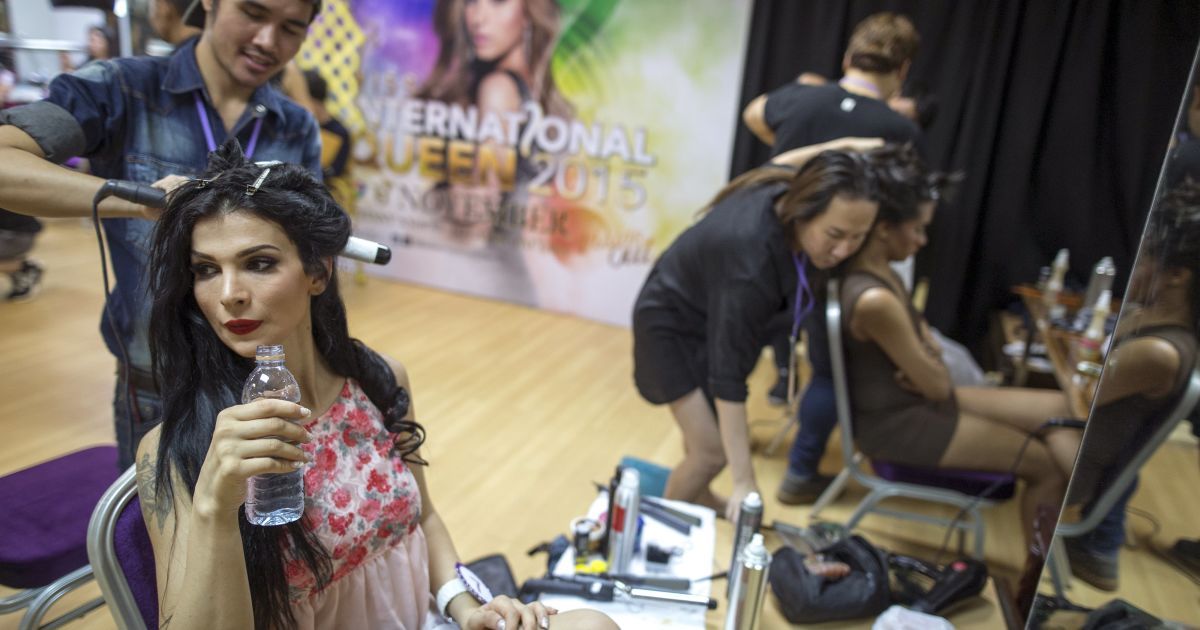 Reuters показав підготовку трансгендерів до конкурсу краси / © Reuters