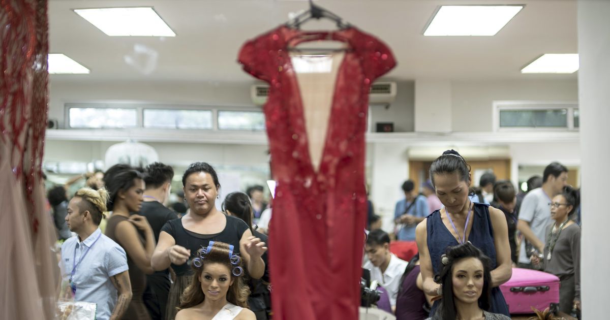 Reuters показав підготовку трансгендерів до конкурсу краси / © Reuters