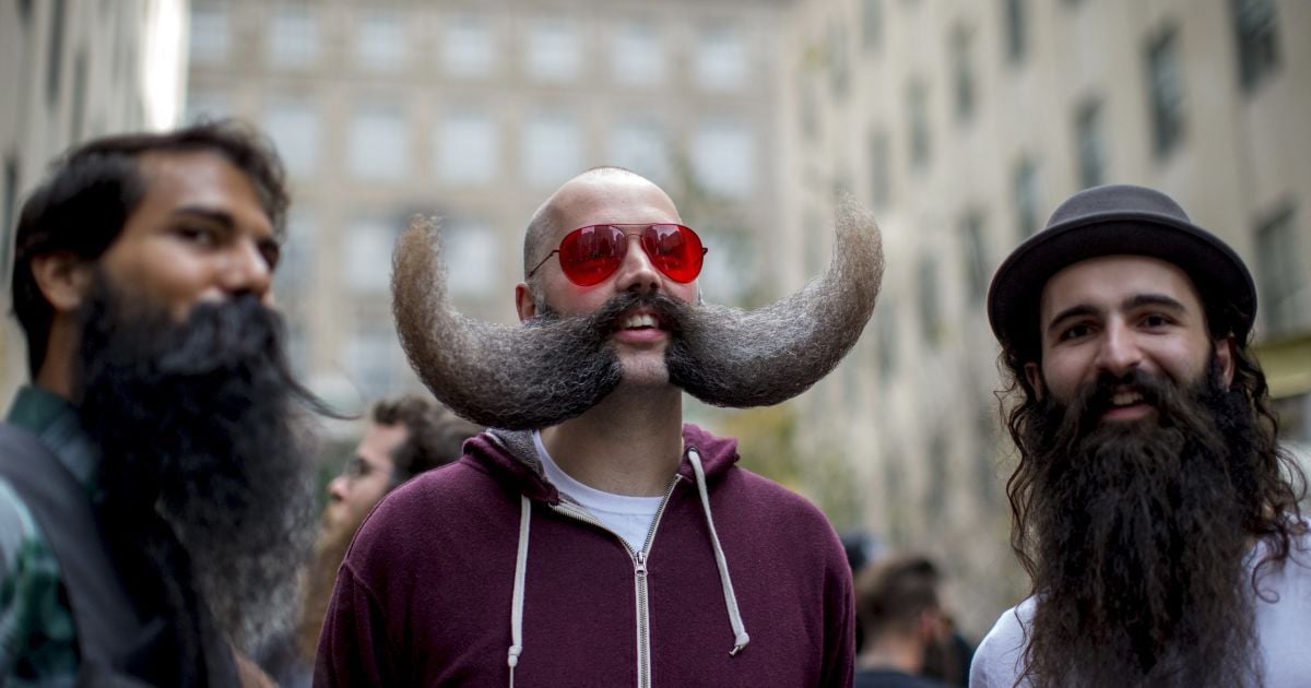 Бородані збираються на Національний чемпіонат бороди у вусів у Нью-Йорку, США. Чемпіонат відбудеться 7 листопада у Брукліні і збере учасників з усього світу. / © Reuters