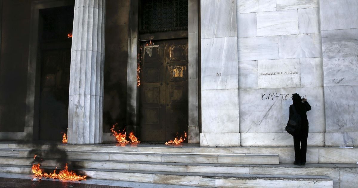 У силовиків кидали "коктейлі Молотова" / © Reuters