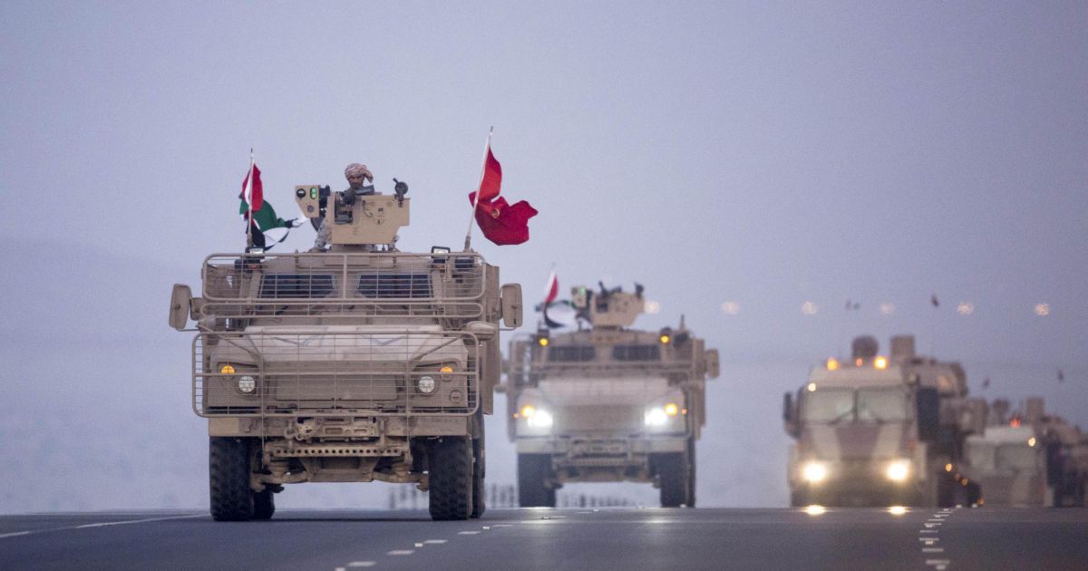 Члени збройних сил Об&rsquo;єднаних Арабських Еміратів повертаються з Ємену, де брали участь у протистоянні з повстанцями-хуситами у складі коаліції на чолі із Саудівською Аравією. Коаліція виступає на боці президента Ємену Абда Рабо Мансура Хаді. / © Reuters