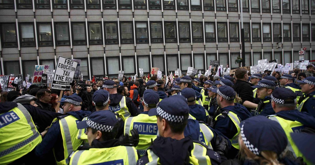Британські студенти вийшли на акцію протесту проти високих цін на навчання. / © Reuters