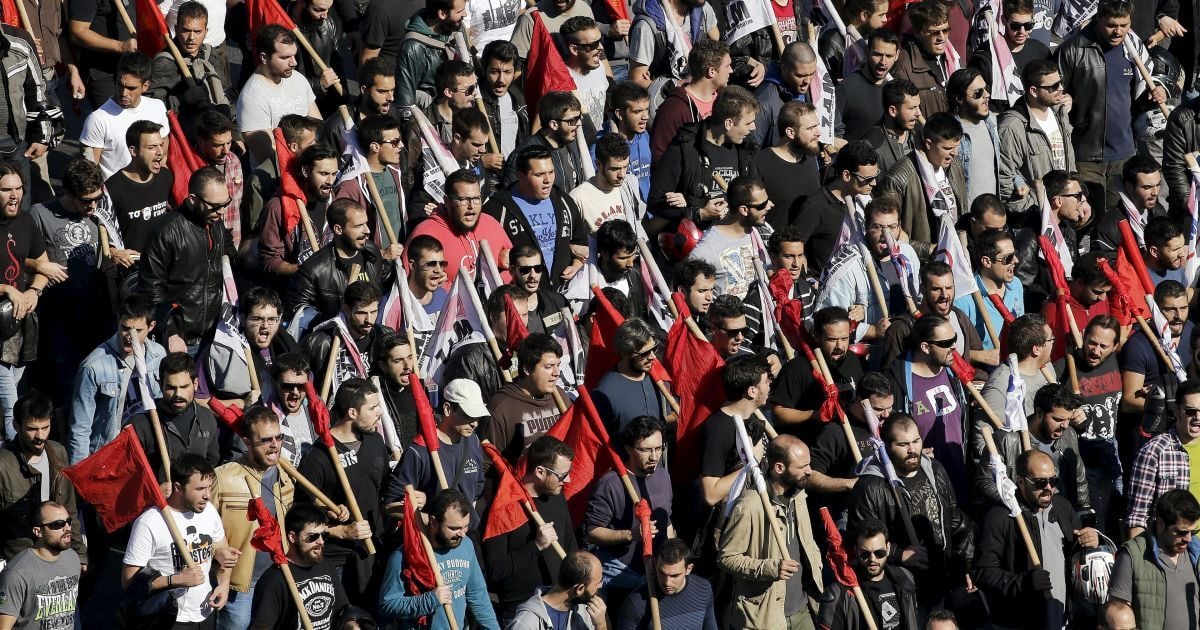 У силовиків кидали "коктейлі Молотова" / © Reuters