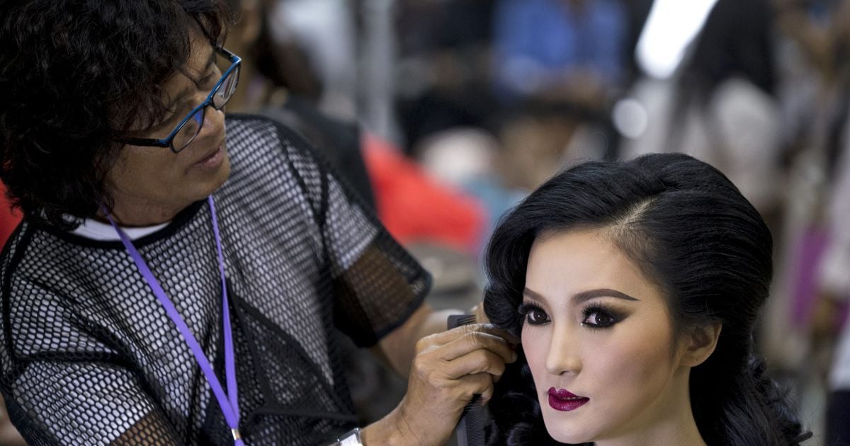 Reuters показав підготовку трансгендерів до конкурсу краси / © Reuters