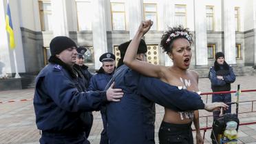 Двух активисток задержала полиция / © Reuters