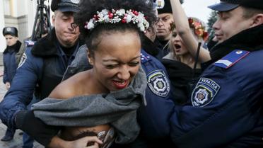 Двух активисток задержала полиция / © Reuters