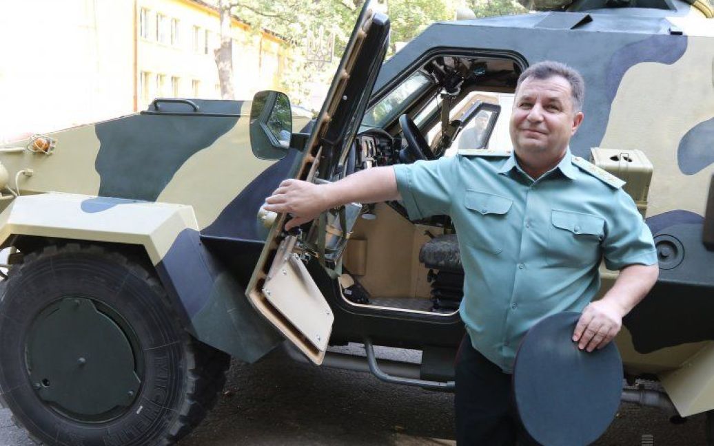 Полторак посетил Львовский бронетанковый завод / © УНИАН