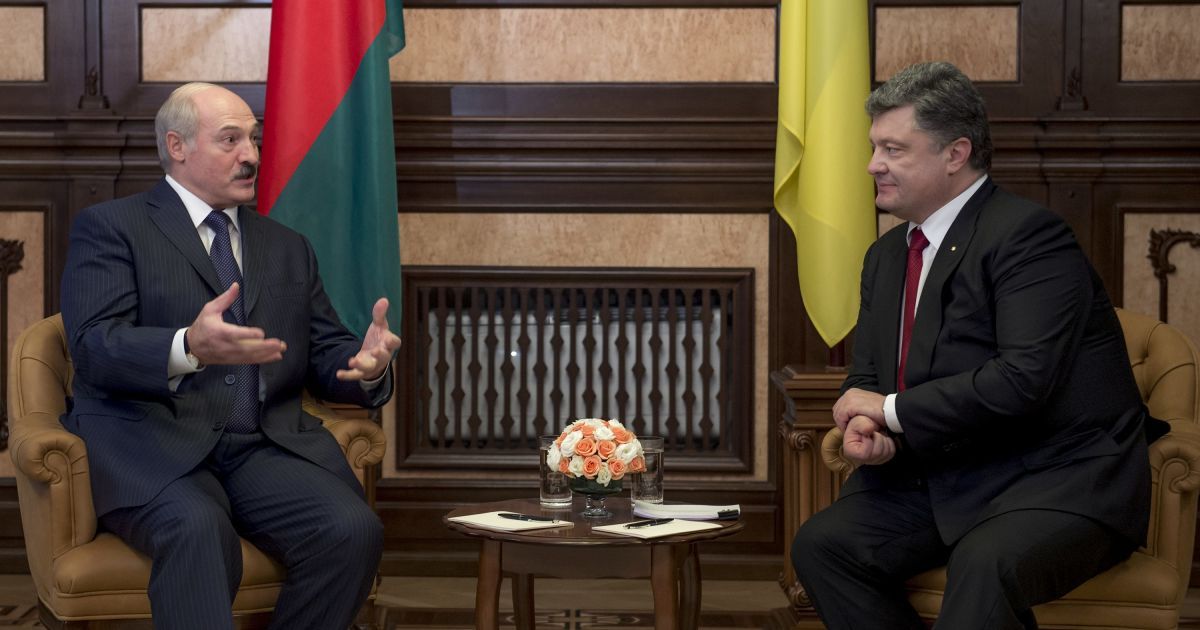 Порошенко пропонує допомогу у налагоджені стосунків з ЄС.