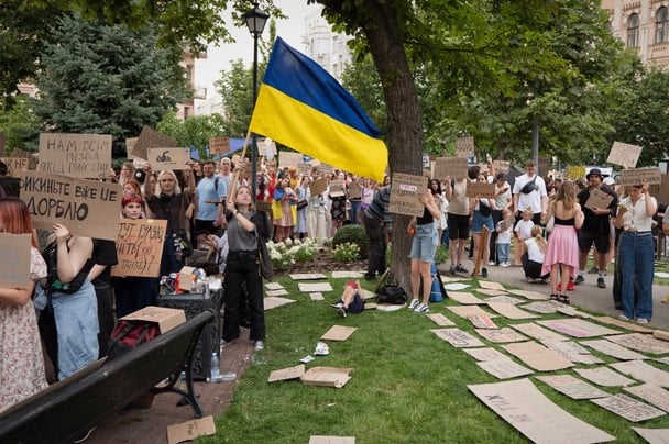 23 липня 2026. У Києві восьмий день поспіль тривають мітинги на підтримку ексміністра оборони Михайла Федорова. / © Associated Press