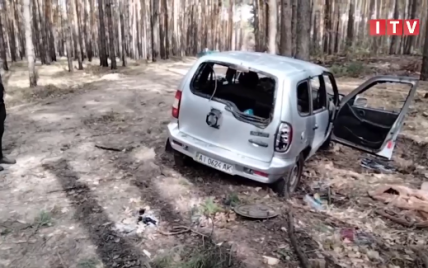 В лесу возле Гостомеля найден автомобиль с расстрелянной семьей с младенцем: видео
