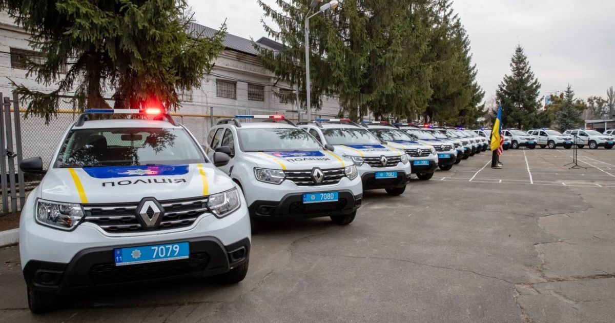 Нацполіція отримала майже 90 патрульних авто від Посольства США