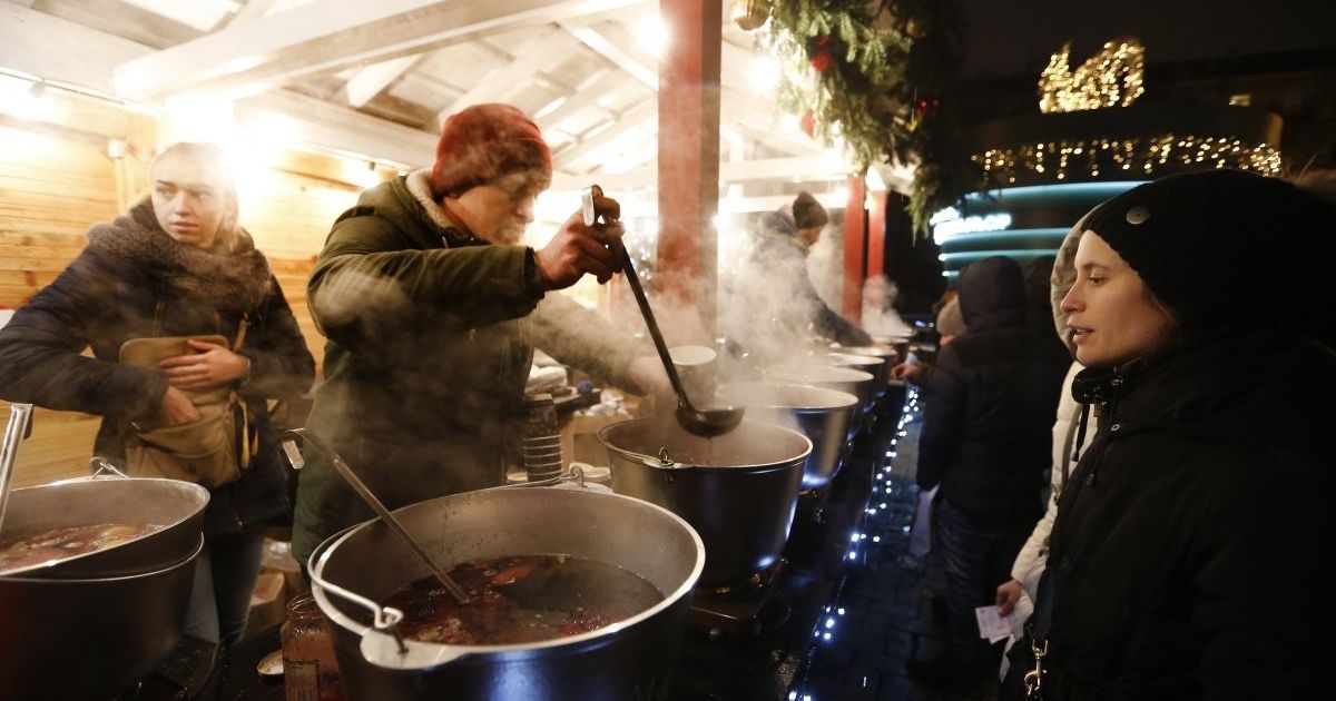новорічна ялинка на Софійській площі в Києві_15 / © УНИАН