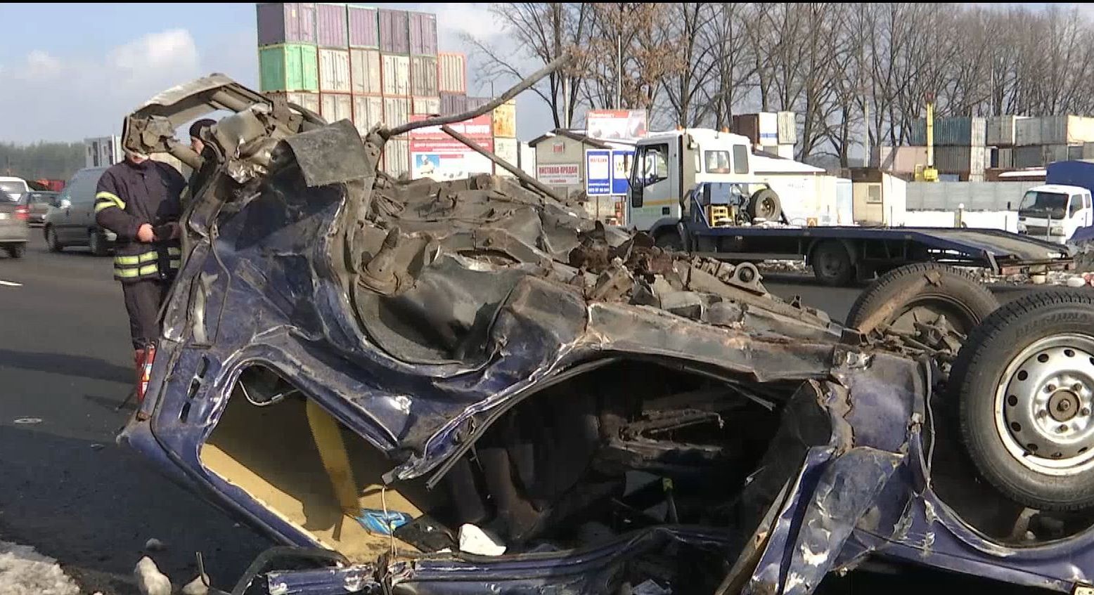 На Одесской трассе с автомобилем столкнулся автобус со школьниками