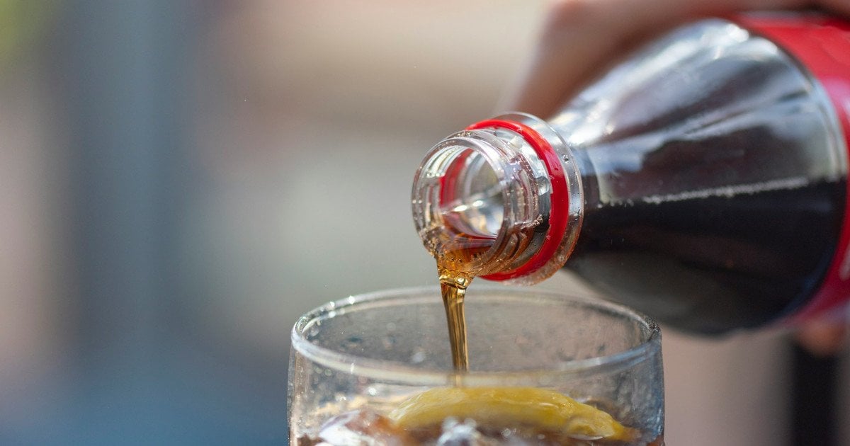 Як газовані напої руйнують організм