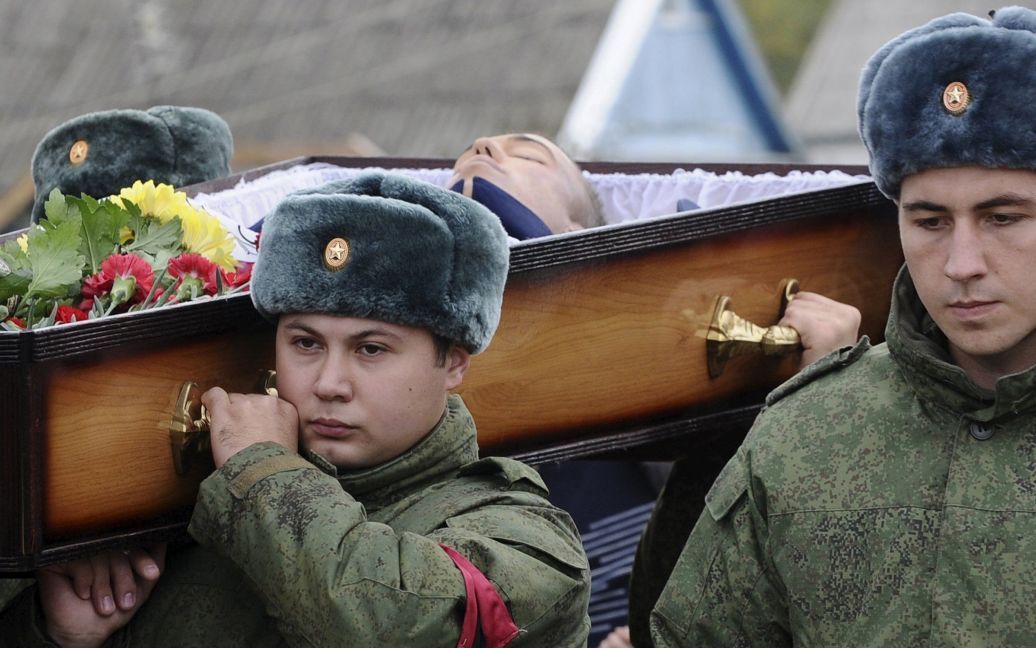 В РФ утверждают, что контрактник покончил с собой / © Reuters