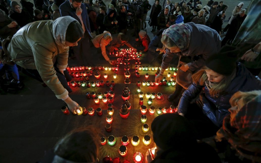 Вшанування жертв Airbus A321 у Москві. / © Reuters