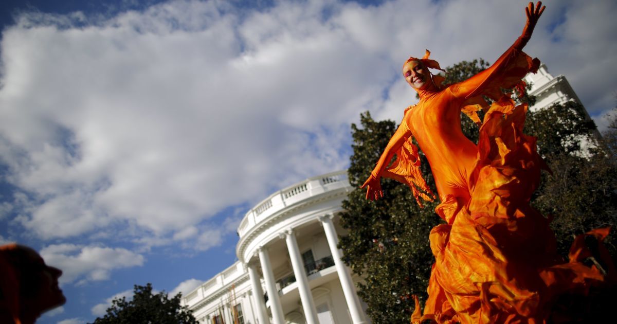 Святкування Геловіну на Південній галявині Білого дому у Вашингтоні. / © Reuters