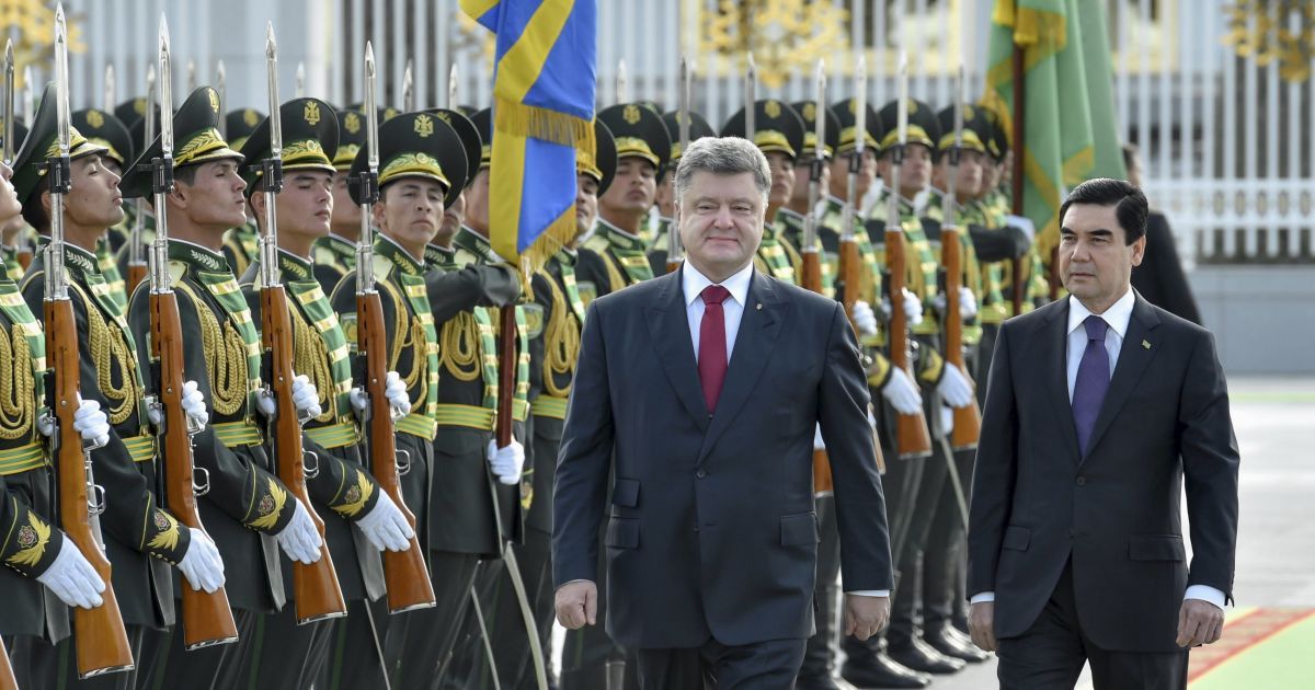 Порошенко встретился с Бердымухамедовым.