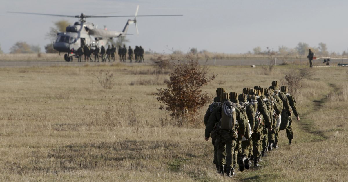 На днях украинские военные вблизи села Новозвановка Луганской области вступили в бой с разведывательной группой
