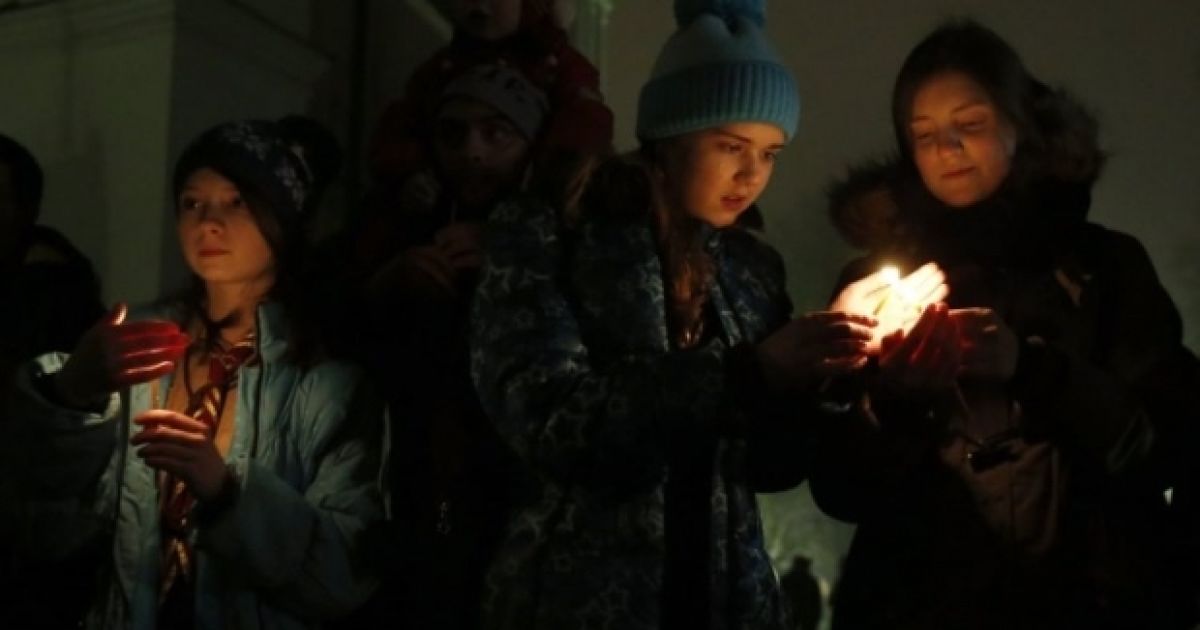 Вогонь миру передавали в соборі Святої Софії. / © УНІАН