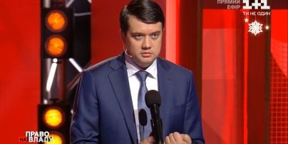 В Украине пока невозможно дать врачам такие зарплаты, как в Польше - Дмитрий Разумков