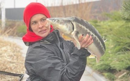 Даша Астаф’єва показала, як рибачила з чоловіком Олени Шоптенко
