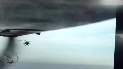 Розвідка показала відео, як російська авіація над Кримом не могла збити український БПЛА  