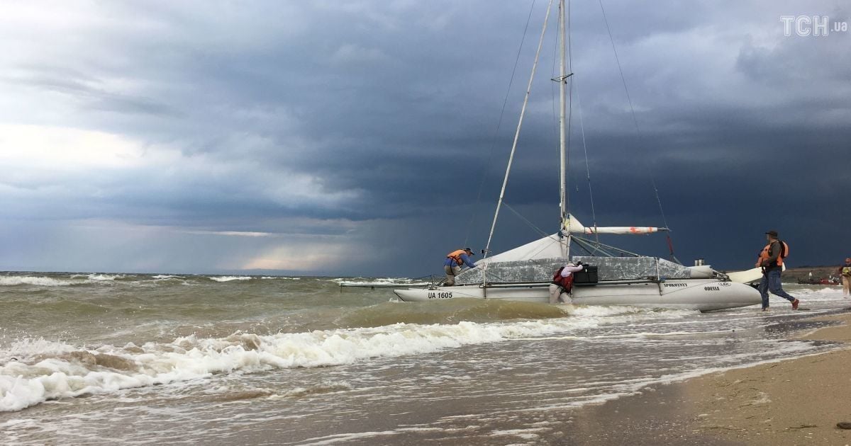 Украинские ученые нашли на дне Черного моря два неизвестных корабля и самолет