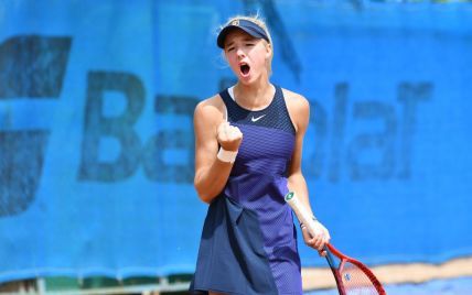 Украинская теннисистка драматично одолела россиянку и выиграла второй подряд турнир в Турции