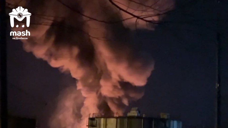 Incendio in un deposito petrolifero a Luhansk il 4 dicembre / Foto: canali Telegram / ©
